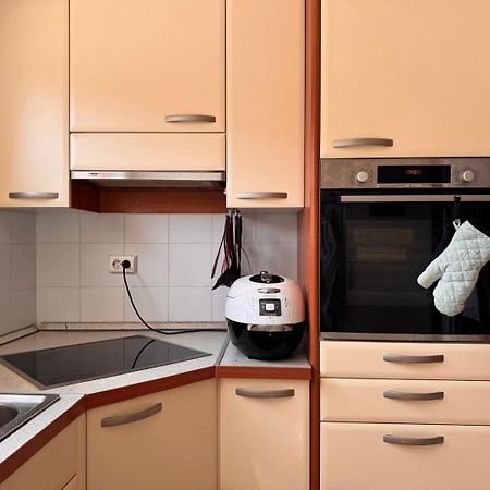 Buzahouse Vandrarhem Ljubljana Exteriör bild
