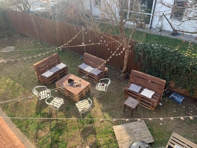 Buzahouse Vandrarhem Ljubljana Exteriör bild